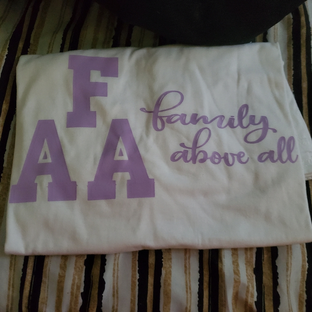 Custom Design T's - Picture 2 of 8